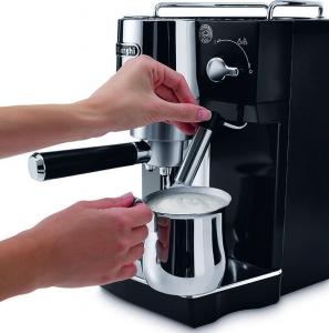Ekspres ciśnieniowy DeLonghi Standard EC 820.B 4