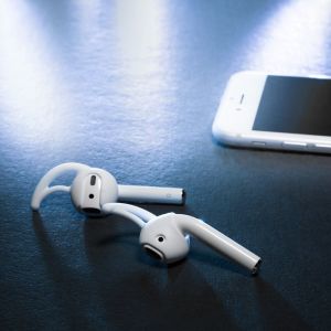 Spigen Zauszniki białe 3