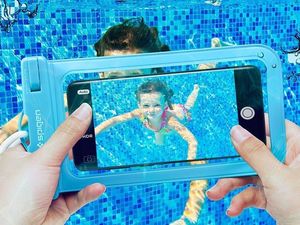 Spigen Etui wodoodporne A600 uniwersalne 6" niebieskie 5