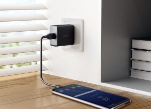 Ładowarka Aukey PA-T17 1x USB-A 3 A (PA-T17) 3