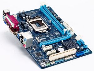 Płyta główna Gigabyte GA-B75M-D3V, B75, DualDDR3-1600, SATA3, 5xSATA2, DVI, D-SUB, mATX (GA-B75M-D3V) 3