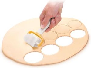 Tescoma Wykrawacz kółek z falistym brzegiem DELÍCIA 7.0 cm (630011.00) 2