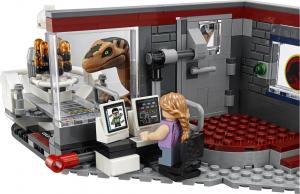 LEGO Jurassic World Pościg raptorów (75932) 7