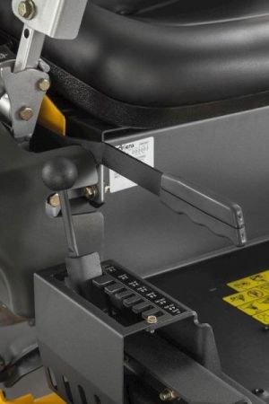 Traktor ogrodowy Stiga ZT 3107 T 3