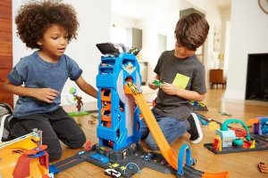 Hot Wheels Wyrzutnia City Rajdowy garaż  (FTB68 419561) 7