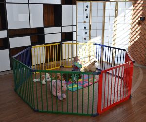 FUN BABY Zagroda / bramka 8 - modułowa (jak kojec) MULTIKOLOR 1