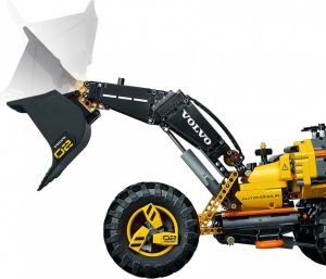 LEGO Technic Volvo ładowarka kołowa Zeux (42081) 4
