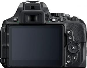 Lustrzanka Nikon D5600 + AF-P 18-105VR + karta 16GB + torba (VBA500K007) 2