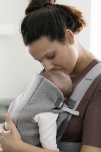 BabyBjorn BABYBJÖRN - Baby Carrier MINI 3D Jersey, Light Grey 3
