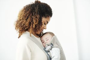 BabyBjorn BABYBJÖRN - Baby Carrier MINI 3D Mesh, Greige 2