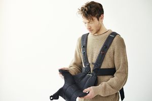 BabyBjorn BABYBJÖRN - Baby Carrier MINI 3D Mesh, Greige 5