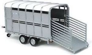 Tomy Ifor Williams Livestock Transporter 1