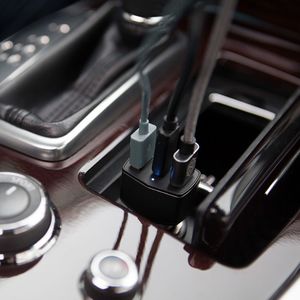 Ładowarka Nillkin Celerity 2x USB-A 1x USB-C 6.4 A  (25336-uniw) 12