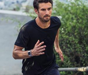 Smartwatch Fitbit ionic Adidas Edition Granatowy  (FB503WTNV) 3