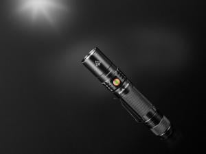 Latarka Fenix diodowa UC35 V2.0 3