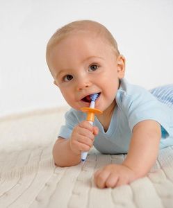 NUK Dantų priežiūros rinkinys su apsauginiu žiedu NUK, 6-15 mėn., 2 vnt. 2