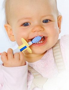 NUK Dantų priežiūros rinkinys su apsauginiu žiedu NUK, 6-15 mėn., 2 vnt. 3