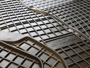 Frogum DYWANIKI GUMOWE TOYOTA LAND CRUSIER 120 02-09/ LAND CRUSIER 150 8