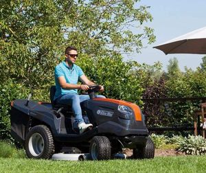 Traktor ogrodowy Oleo-Mac OM 92/16 KH 3