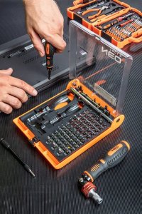 Neo Końcówki wkrętakowe z uchwytem 73 szt. (06-115) 3