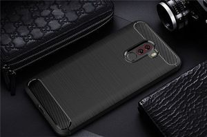 Hurtel Carbon Case elastyczne etui pokrowiec Xiaomi Pocophone F1 czarny 2