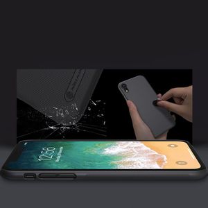 Nillkin Etui Super Frosted Shield + podstawka iPhone XR złote 8