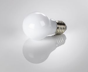 Hama XAVAX ŻARÓWKA LED E27 /4,5W(40W) /470LM /2700K /230V 6