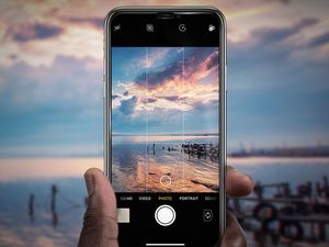 Spigen Szkło Spigen Glas.tR Slim FC do etui Apple iPhone Xs Max black 3