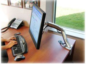 Ergotron Uchwyt biurkowy na monitor do 30" MX Desk Monitor Arm (45-214-026) 3