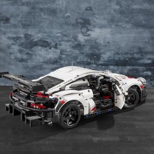 LEGO Technic Porsche 911 RSR (42096) 3