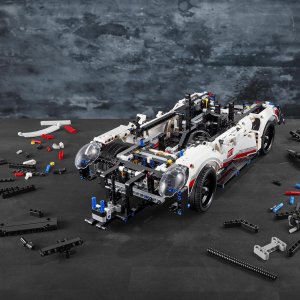 LEGO Technic Porsche 911 RSR (42096) 4