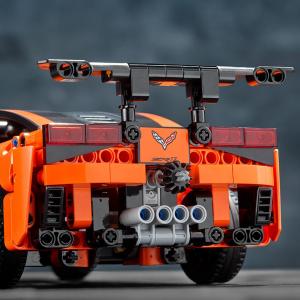 LEGO Technic Chevrolet Corvette ZR1 (42093) 14