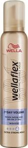 Wella Pianka do włosów Wellaflex 2nd Day Volume Extra Strong Hold 1