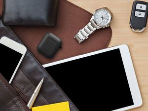 Spigen Etui ochronne Silicone Fit for AirPods 1/2 czarne 9