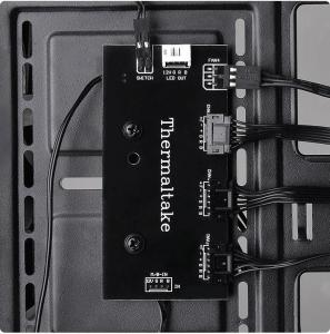 Obudowa Thermaltake V200 TG RGB Edition (CA-1K8-00M1WN-01) 11