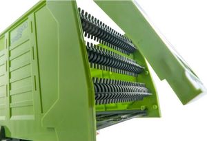 Sterowany radiowo traktor z przyczepą Claas Axion 870 11