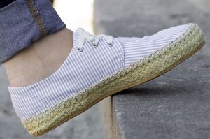 Lacoste Buty damskie Agour Lt Gry białe r. 39.5 (7-25SRW1108334) 2