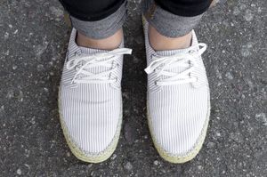 Lacoste Buty damskie Agour Lt Gry białe r. 39.5 (7-25SRW1108334) 3