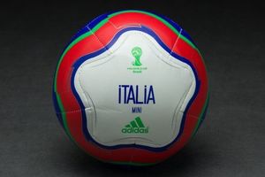 Adidas Piłka nożna Italia OLP Mini biała r. 1 (G84012) 1