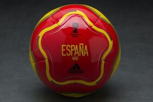 Adidas Piłka nożna Spain OLP Mini czerwona r. 1 (G84019) 1