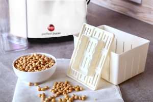 Wyciskarka wolnoobrotowa Eldom PJ600B Intensi 10