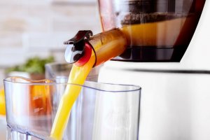 Wyciskarka wolnoobrotowa Eldom PJ600B Intensi 7