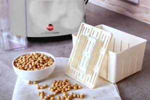 Wyciskarka wolnoobrotowa Eldom PJ600S Intensi 10