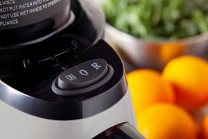 Wyciskarka wolnoobrotowa Eldom PJ600S Intensi 2