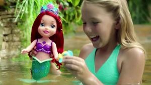 Jakks Pacific Lalka Ariel śpiewa i świeci (96385) 6