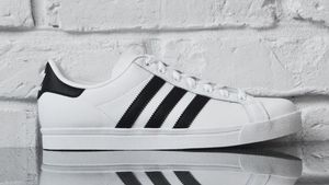 Adidas Buty męskie Coast Star białe r. 46 2/3 (EE8900) 1