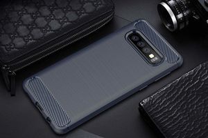 Hurtel Carbon Case elastyczne etui pokrowiec Samsung Galaxy S10 Plus niebieski uniwersalny 5
