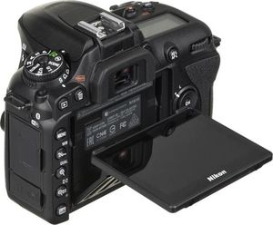 Lustrzanka Nikon D7500 Nikon F 5