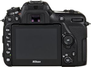 Lustrzanka Nikon D7500 Nikon F 6