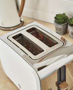 Toster Swan Nordic Toaster ST14610WHTN 5